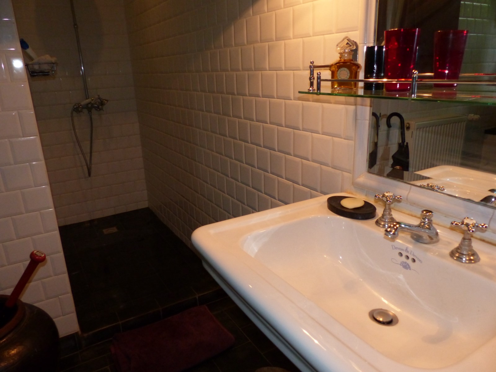 salle de douche récente dans Maison champêtre a vendre dans environnement préservé 76 normandie