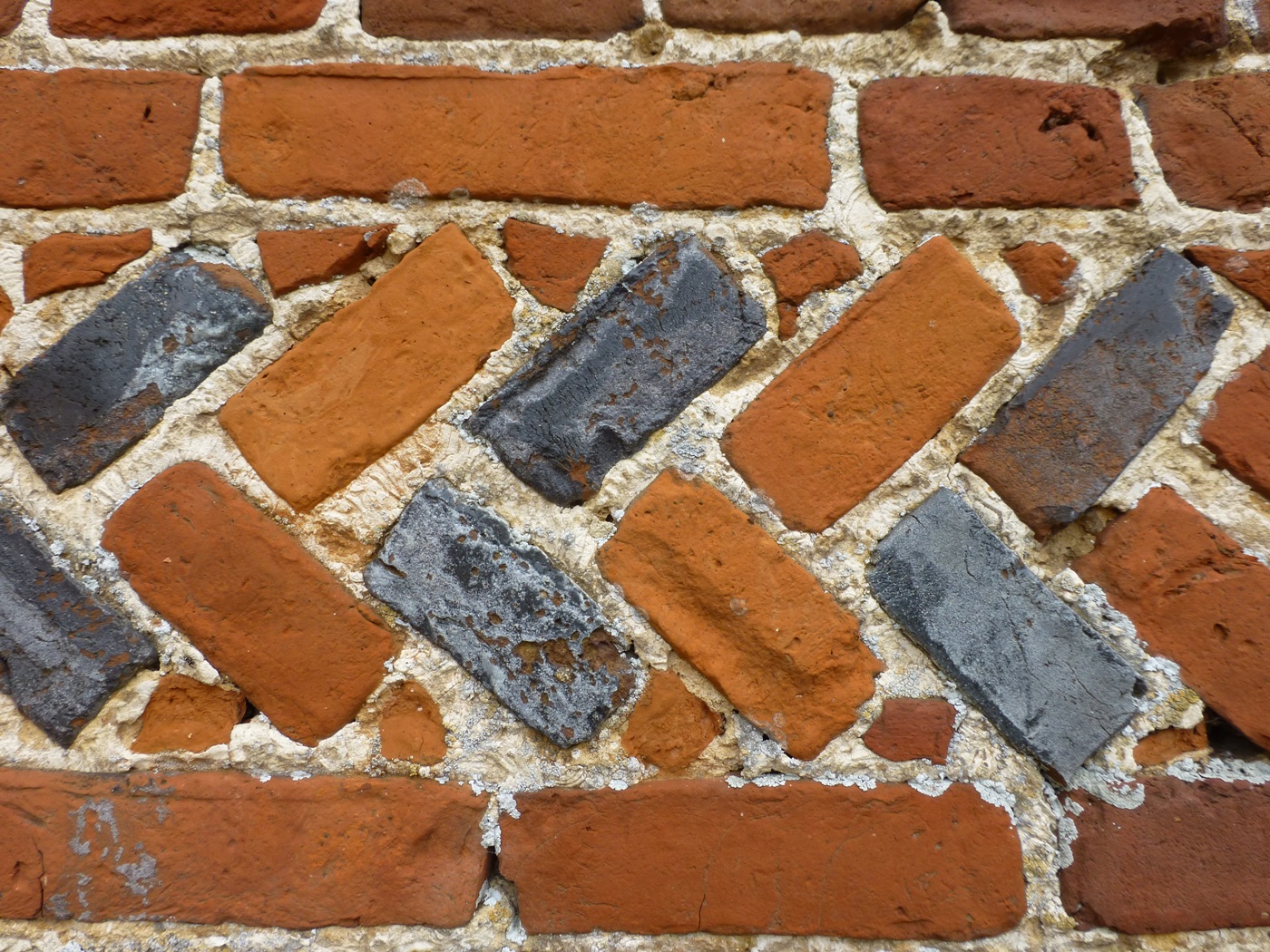 polychromie de briques sur un manoir à vendre en Haute Normandie