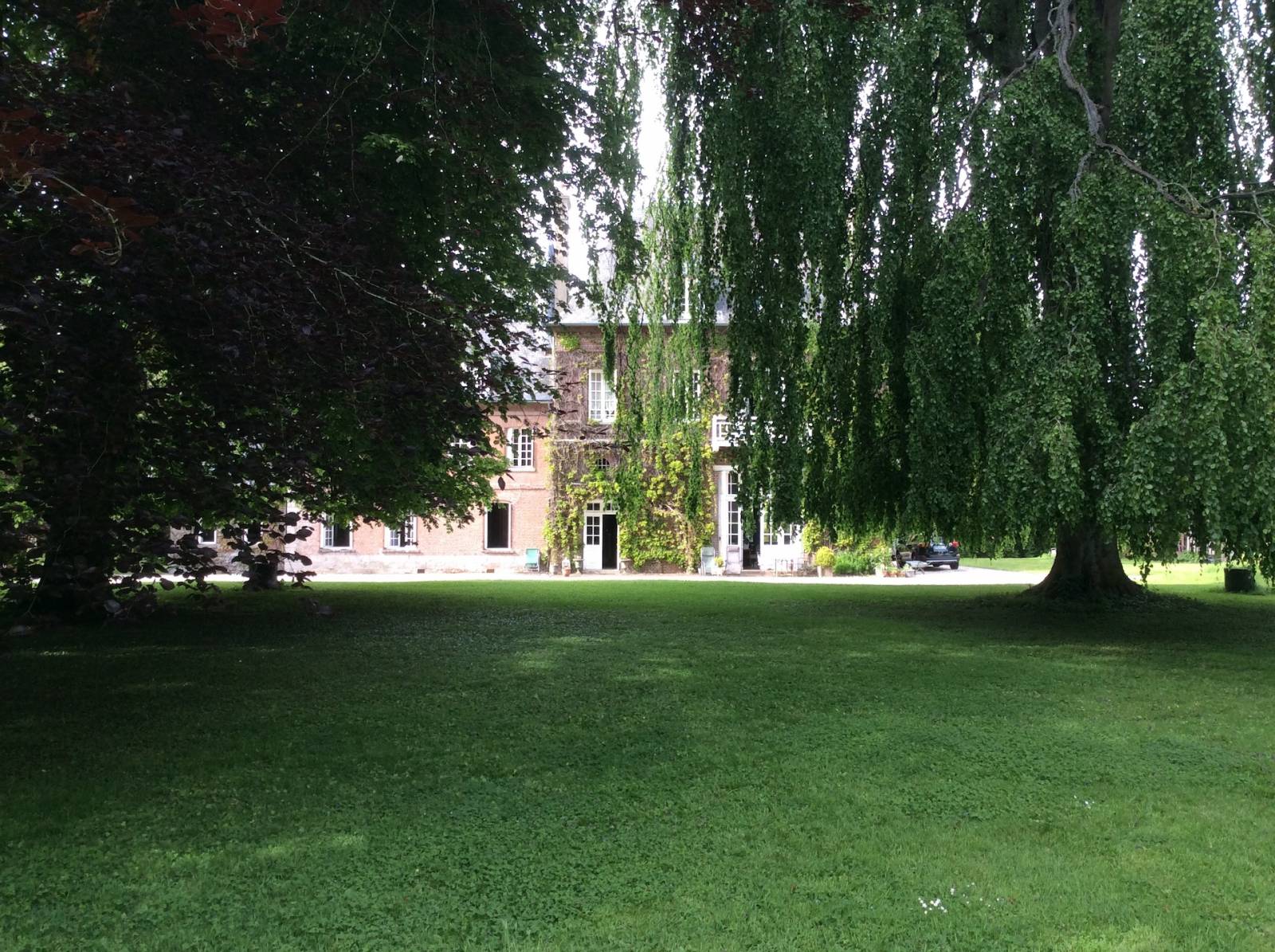 EXCLUSIVITE ELEGANT CHATEAU D'ARTISTE A MOINS D'UNE DEMIE HEURE DES PLAGES