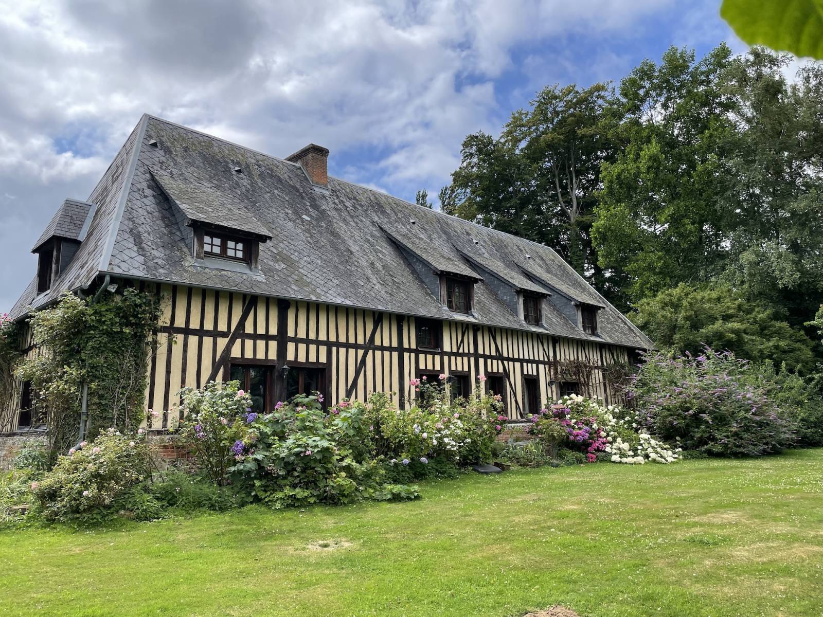 BELLE MAISON NORMANDE AUX PORTES D'YVETOT AVEC SON MANEGE REMARQUABLE