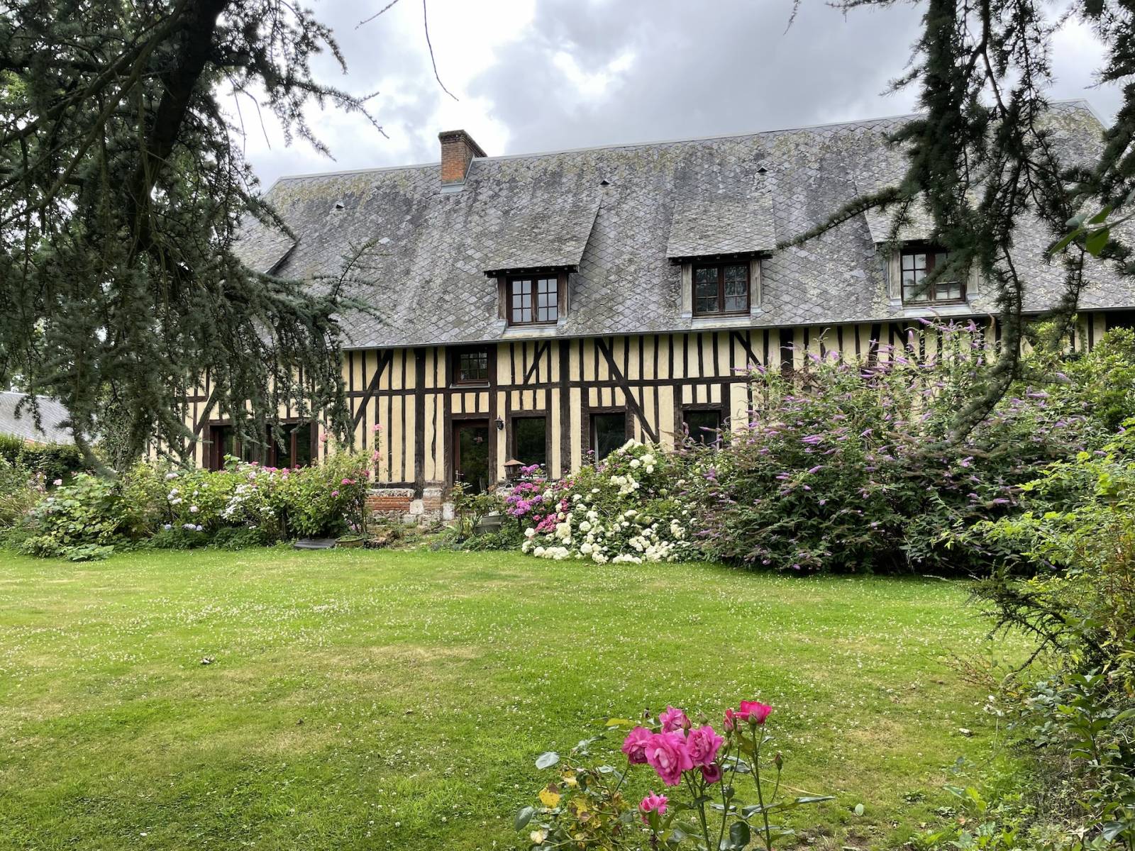 BELLE MAISON NORMANDE AUX PORTES D'YVETOT AVEC SON MANEGE REMARQUABLE
