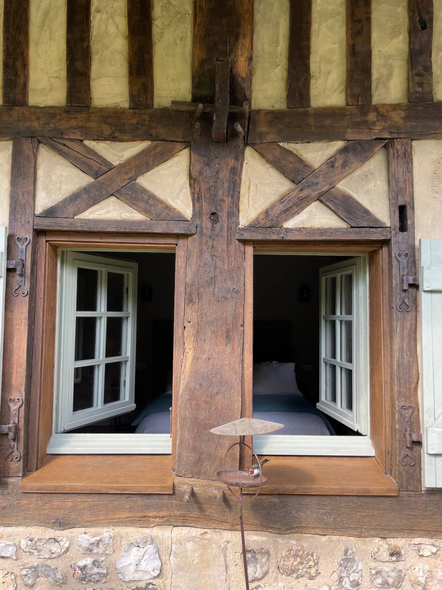 EXCLUSIVITÉ ÉLÉGANTE ET AUTHENTIQUE CHAUMIÈRE AUX PORTES D'ÉTRETAT