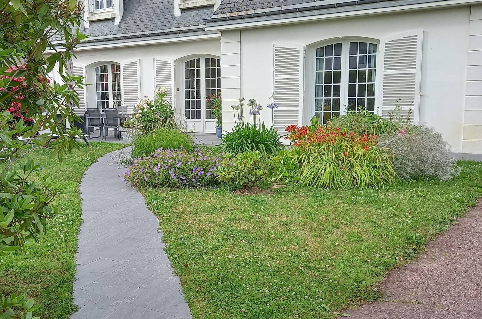 BELLE MAISON STYLE MANSART PROCHE PLAGE ET TOUS COMMERCES