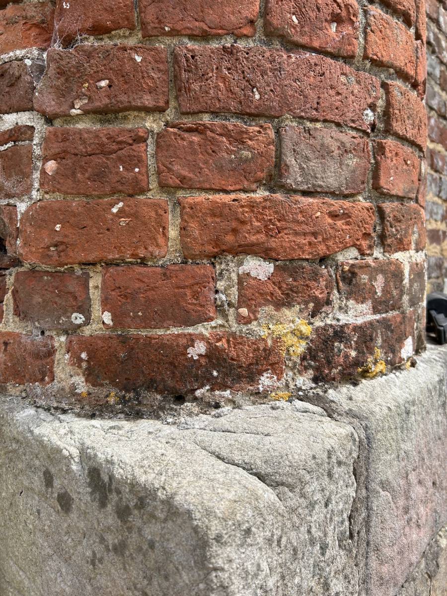 LA PLAGE A VELO POUR CETTE MAISON DE VILLAGE RENOVÉE PROCHE COMMERCES A PIED