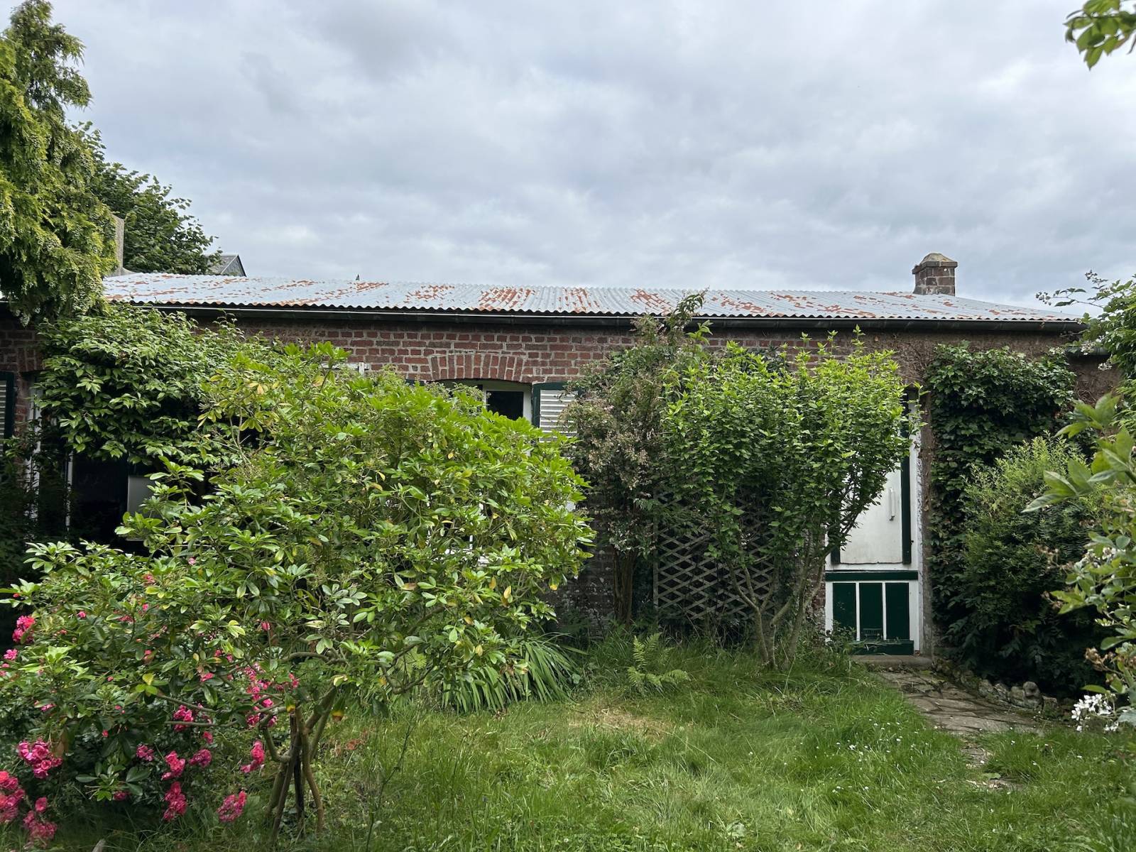 RARE PIED À TERRE AU CŒUR D’ÉTRETAT À RÉNOVER SELON VOS GOÛTS 