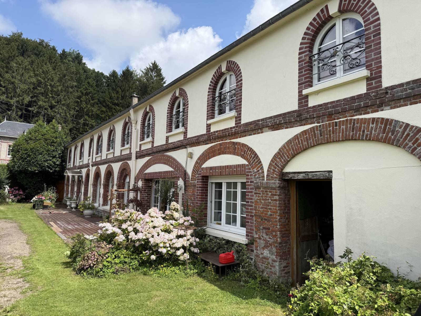 EXCLUSIVITÉ ANCIEN RELAIS DE POSTE PROCHE COMMERCES ET PLAGES
