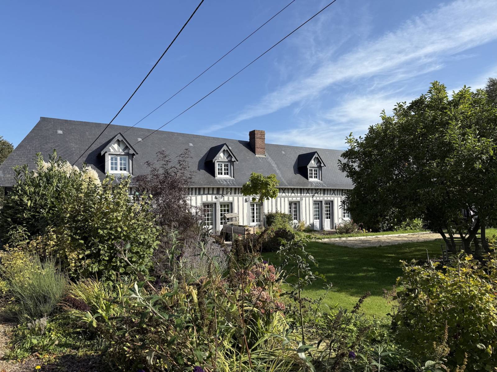 EXCLUSIVITÉ MAISON NORMANDE EN COLOMBAGES 200 M2 A UN QUART D'HEURE DE LA PLAGE DE VEULES LES ROSES