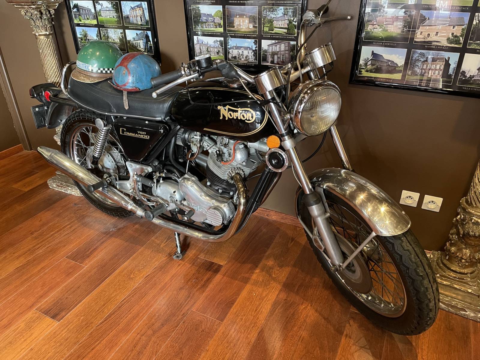 NORTON COMMANDO 1972