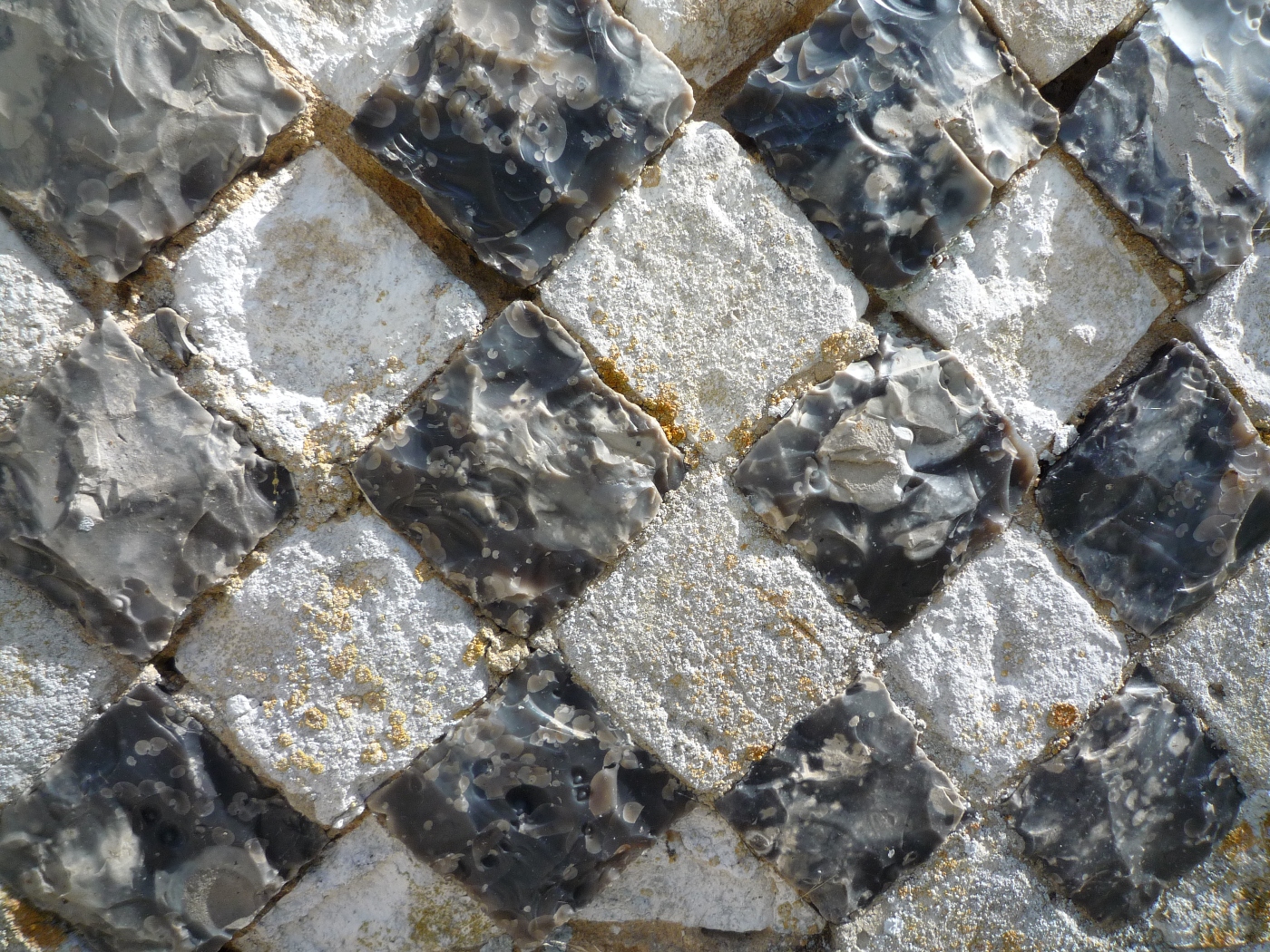 Damier de silex d'un chateau à vendre en Normandie