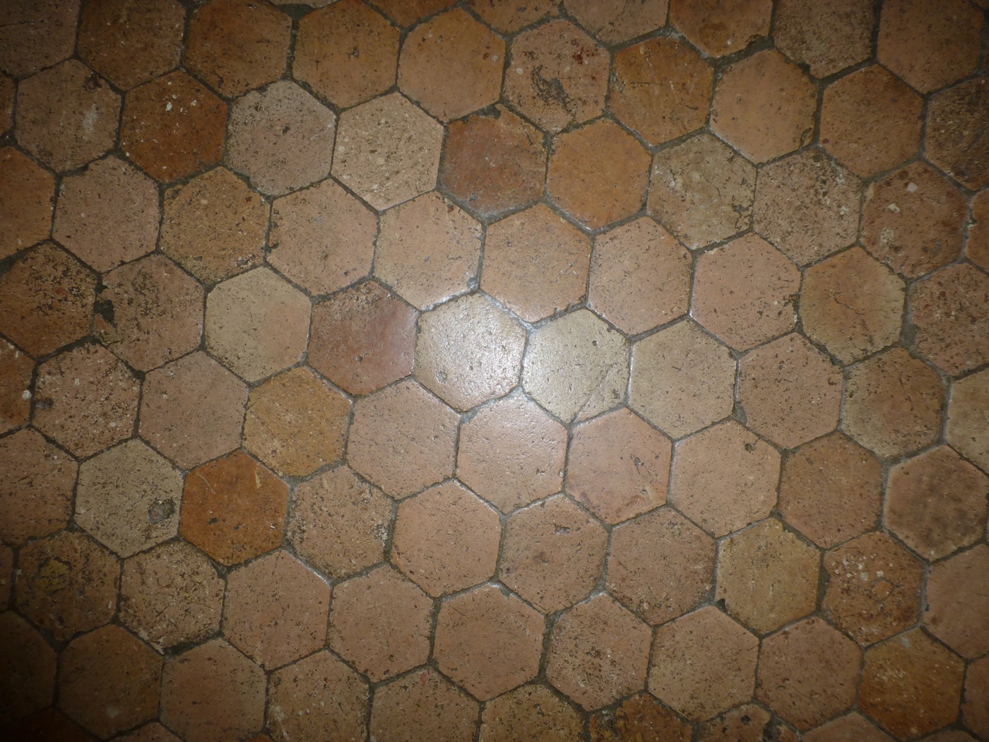 Tomettes hexagonales d'une maison à vendre en Haute Normandie