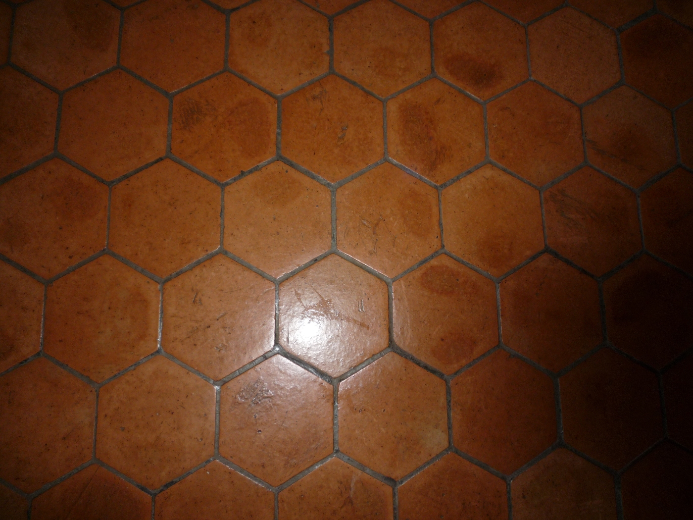 Tomettes anciennes d'une maison à vendre en Normandie