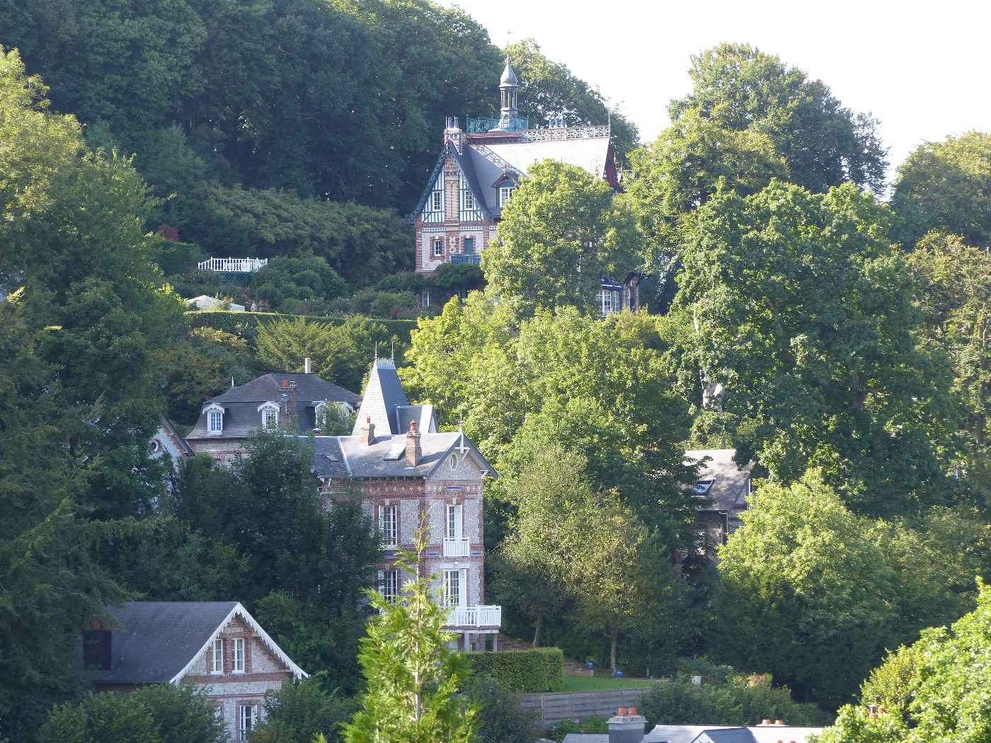 VUE SUR LES VILLAS DE LA VALLEUSE DES PETITES DALLES