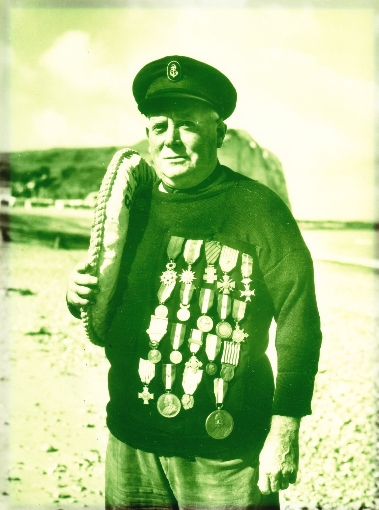 Charles CORRUBLE, grand père de Jean-Charles CONNIER à VEULETTES SUR MER dans les années 50 Officier de la légion d'honneur.