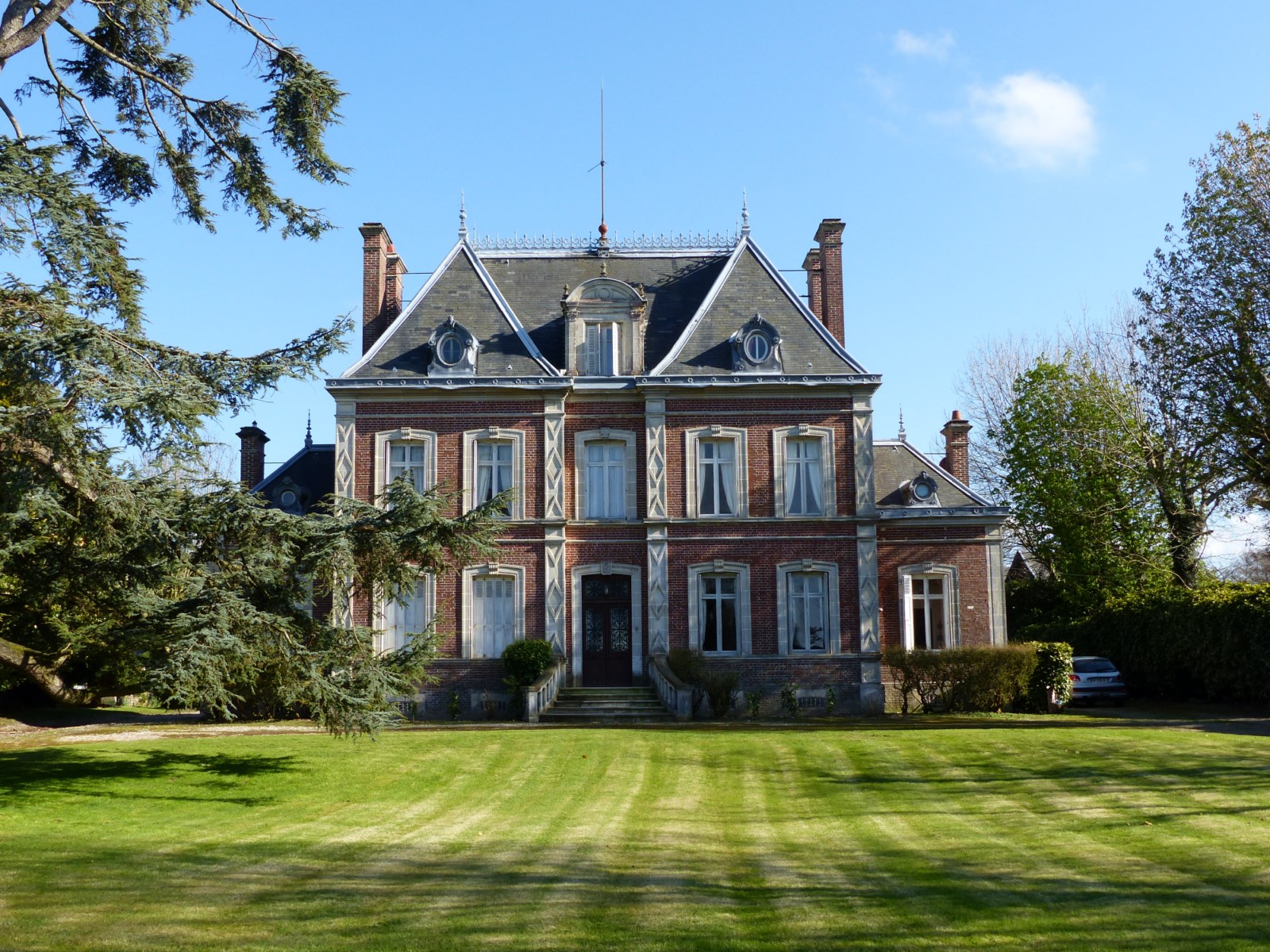 Je voudrais aussi vous dire merci pour votre efficacité, votre gentillesse et votre patience...