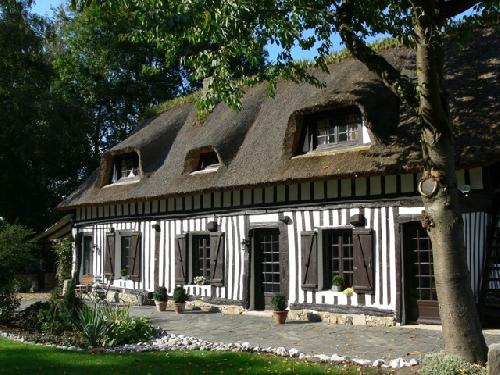 CHAUMIERE 5 PIÈCES Dans le secteur de SAINT VALERY EN CAUX A QUELQUES KILOMETRES DES PLAGES DANS UN SUPERBE ENVIRONNEMENT