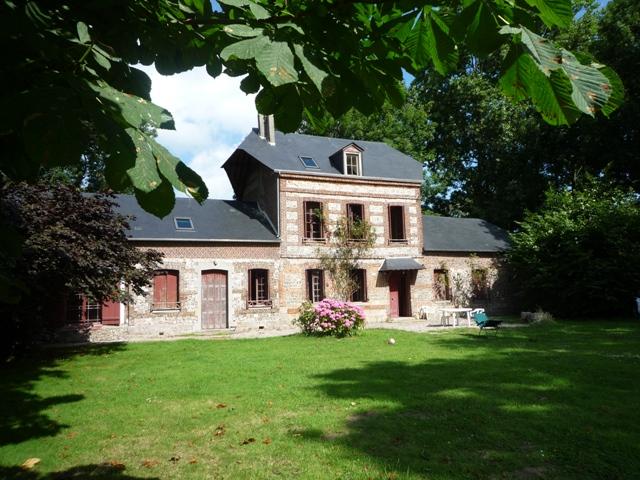 VERITABLE CLOS MASURE EMBLEMATIQUE DU PAYS DE CAUX 8 PIÈCES PAYS DE CAUX A DEUX KILOMETRES DE LA PLAGE ET DE TOUS COMMERCES A RENOVER