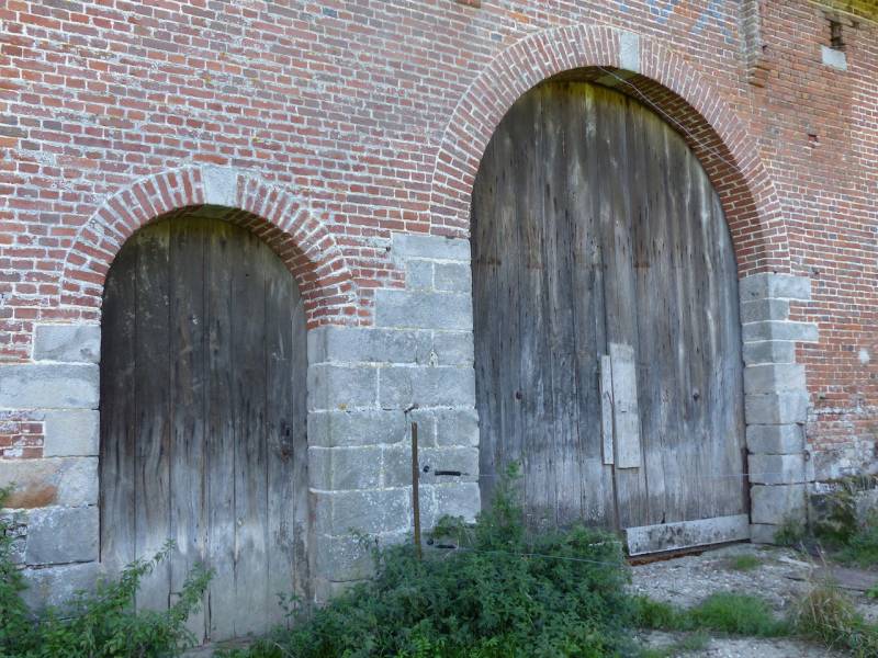 EXCLUSIVITE EMBLEMATIQUE FERME MANOIR DU XVIEME CLASSEE MONUMENT HISTORIQUE