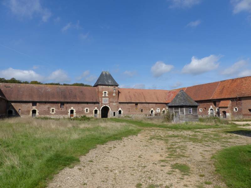 EXCLUSIVITE EMBLEMATIQUE FERME MANOIR DU XVIEME CLASSEE MONUMENT HISTORIQUE