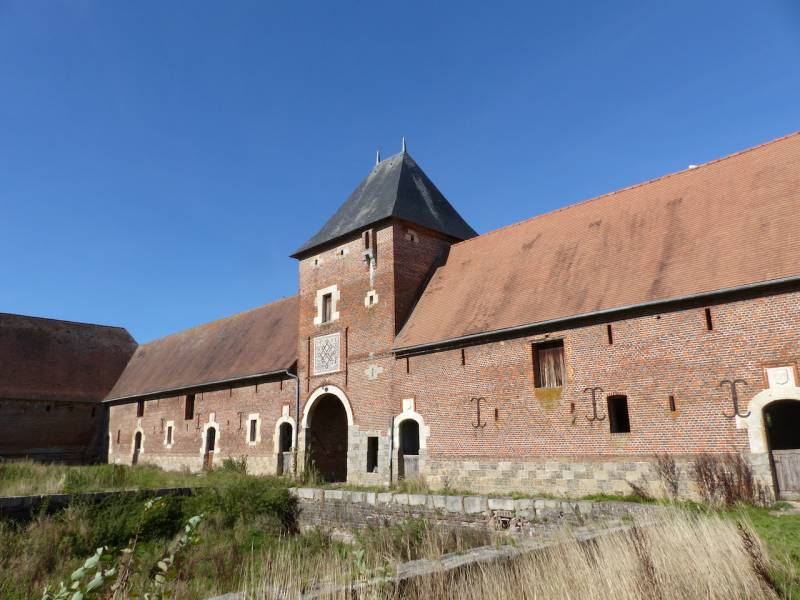 EXCLUSIVITE EMBLEMATIQUE FERME MANOIR DU XVIEME CLASSEE MONUMENT HISTORIQUE