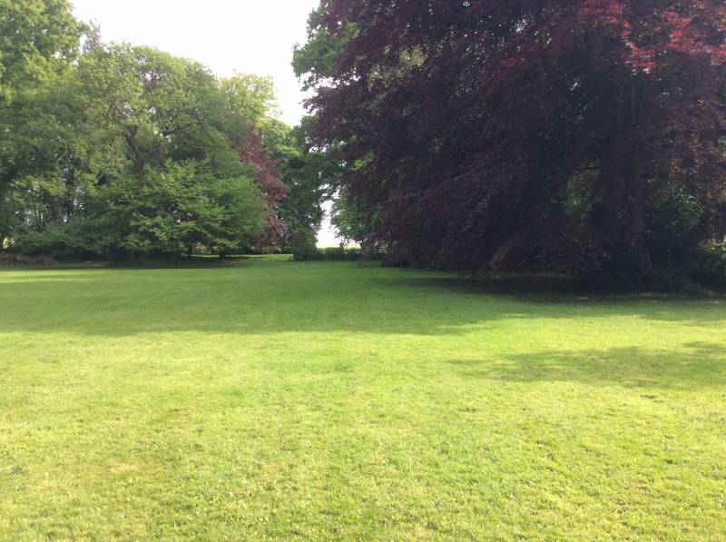 EXCLUSIVITE ELEGANT CHATEAU D'ARTISTE A MOINS D'UNE DEMIE HEURE DES PLAGES