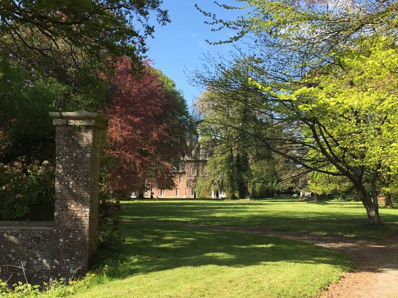 EXCLUSIVITE ELEGANT CHATEAU D'ARTISTE A MOINS D'UNE DEMIE HEURE DES PLAGES