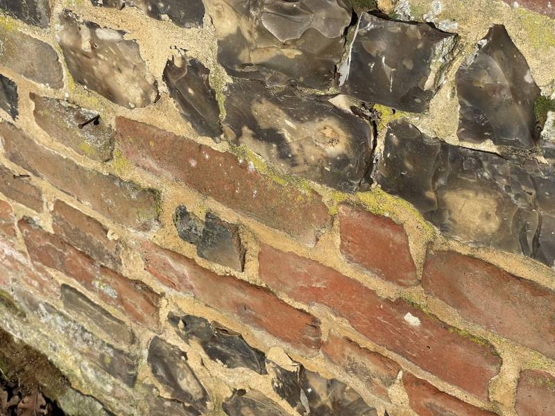 EXCLUSIVITE MAISON NORMANDE EN BRIQUES ET SILEX A RENOVER SUR GRAND TERRAIN