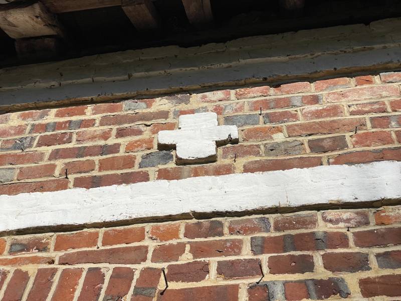 EXCLUSIVITE MAISON NORMANDE EN BRIQUES ET SILEX A RENOVER SUR GRAND TERRAIN