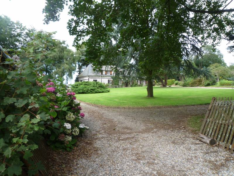 EXCLUSIVITE RAVISSANT ENSEMBLE NORMAND A 2 PAS DE LA PLAGE DES PETITES DALLES