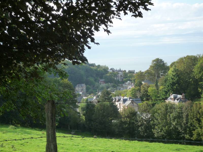 EXCLUSIVITE RAVISSANT ENSEMBLE NORMAND A 2 PAS DE LA PLAGE DES PETITES DALLES