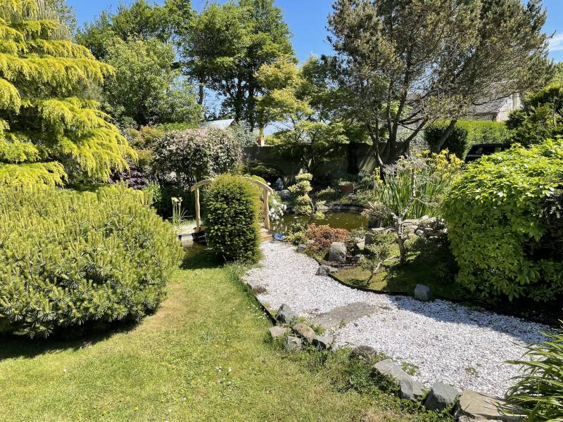 ENSEMBLE DE 2 MAISONS COMMUNICANTES AVEC LA PLAGE DES PETITES DALLES A PIED