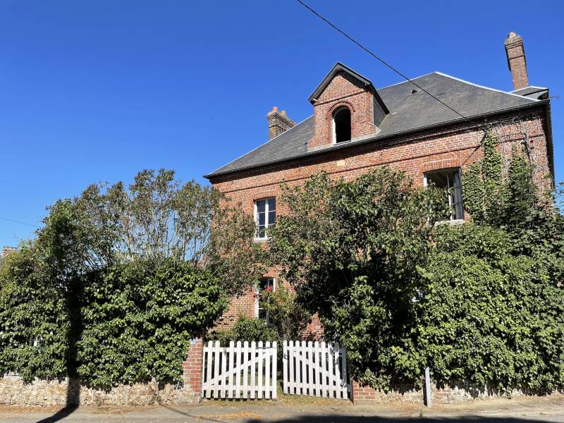 EXCLUSIVITE BELLE MAISON DE MAITRE A RENOVER PROCHE PLAGE DES PETITES DALLES ET COMMERCES