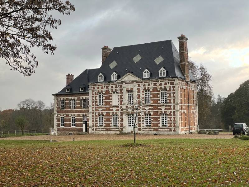 JOYAU DU 17ème SIECLE CAUCHOIS DANS SON PARC DE 3,6 HECTARES