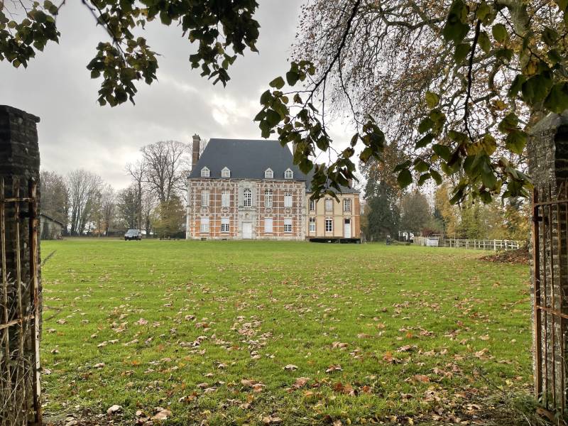 JOYAU DU 17ème SIECLE CAUCHOIS DANS SON PARC DE 3,6 HECTARES