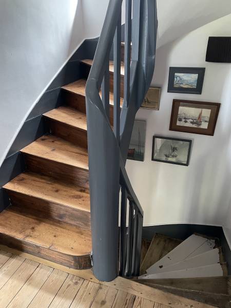 EXCLUSIVITE ELEGANTE ET RARE VILLA DE BORD DE MER AUX PETITES DALLES