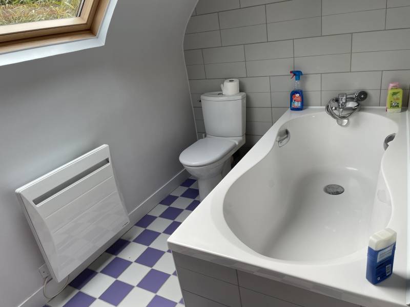 EXCLUSIVITE ELEGANTE ET RARE VILLA DE BORD DE MER AUX PETITES DALLES