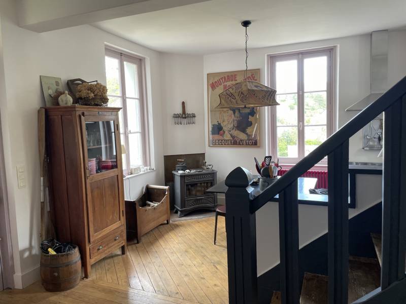 EXCLUSIVITE ELEGANTE ET RARE VILLA DE BORD DE MER AUX PETITES DALLES