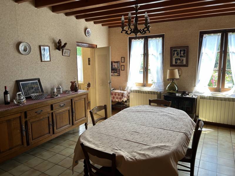 EXCLUSIVITE GRANDE LONGERE A RENOVER A 5 KILOMETRES DU CENTRE D'YVETOT
