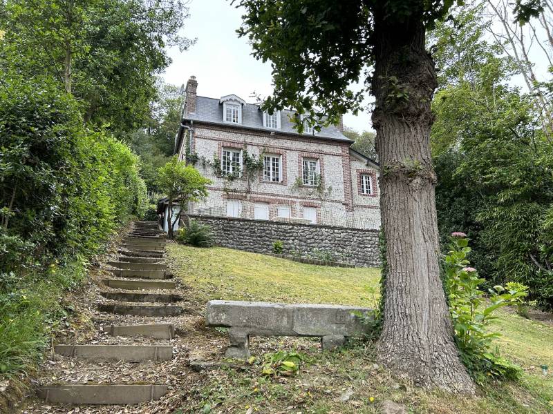 CHARMANTE VILLA DE BORD DE MER AUX PETITES DALLES