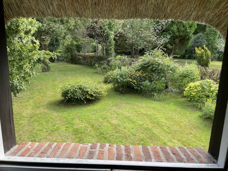 EXCLUSIVITE ADORABLE CHAUMIERE AVEC SA DEPENDANCE DANS ENVIRONNEMENT PRÉSERVÉ