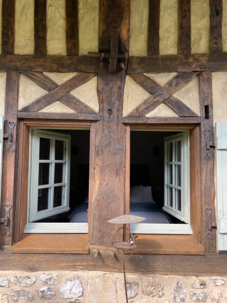 EXCLUSIVITÉ ÉLÉGANTE ET AUTHENTIQUE CHAUMIÈRE AUX PORTES D'ÉTRETAT