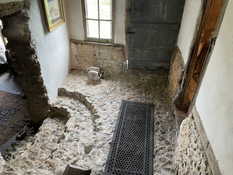 EXCLUSIVITÉ CHARMANTE LONGÈRE XVIIIème À RÉNOVER DANS LA VALLÉE DE LA GANZEVILLE