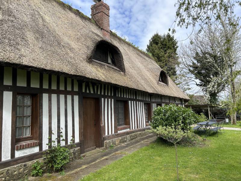 EXCLUSIVITE BELLE CHAUMIERE EN COLOMBAGES 5 PIÈCES ENTRE YVETOT ET LES PLAGES NORMANDES