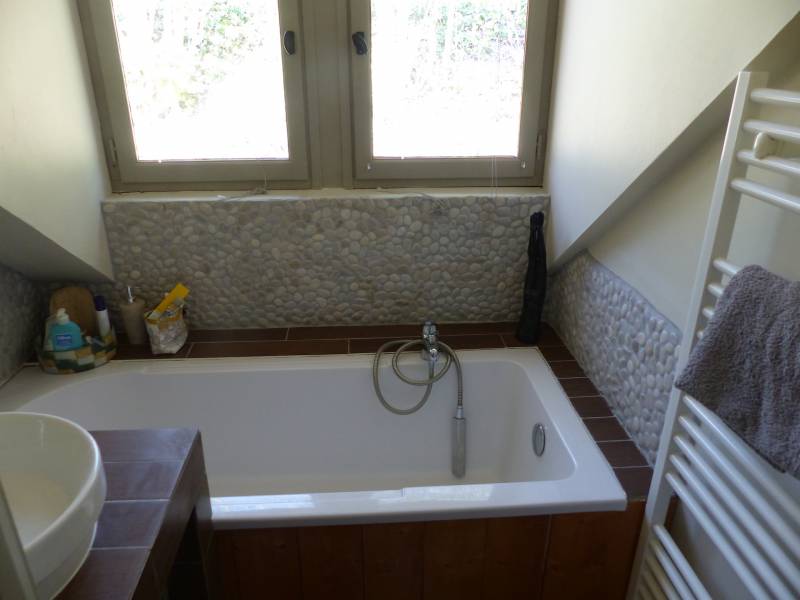 EXCLUSIVITÉ RAVISSANTE MAISON DE VILLAGE COTIER RÉNOVÉE AVEC GOUT PROCHE PLAGE ET COMMERCES