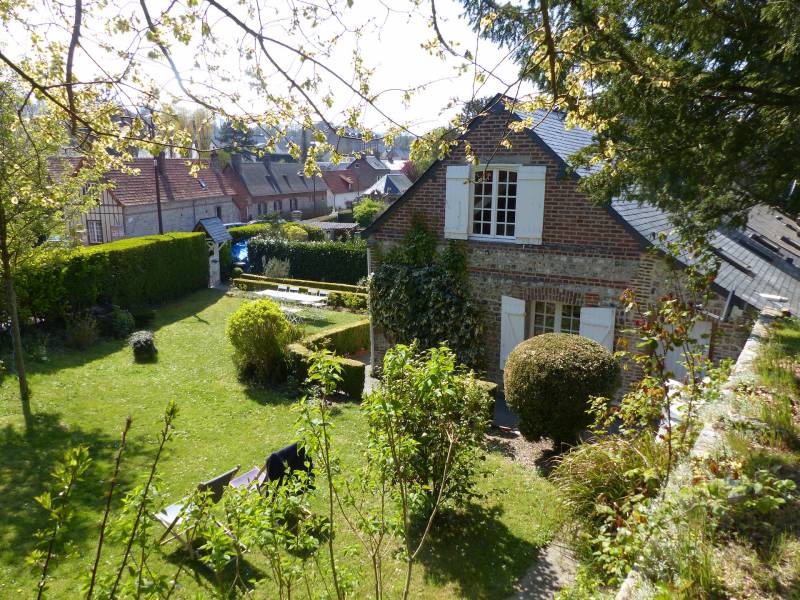 EXCLUSIVITÉ RAVISSANTE MAISON DE VILLAGE COTIER RÉNOVÉE AVEC GOUT PROCHE PLAGE ET COMMERCES