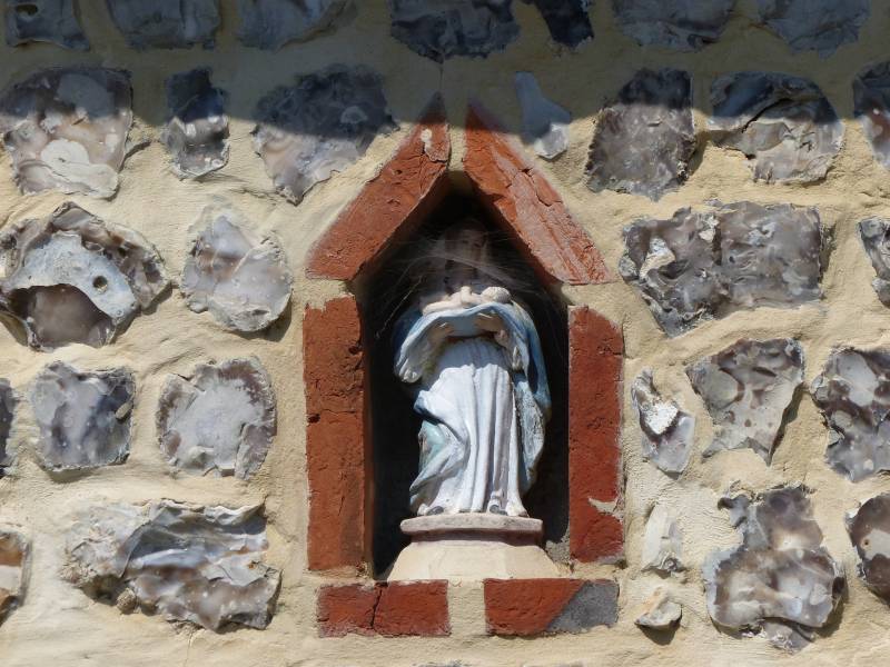 EXCLUSIVITÉ RAVISSANTE MAISON DE VILLAGE COTIER RÉNOVÉE AVEC GOUT PROCHE PLAGE ET COMMERCES