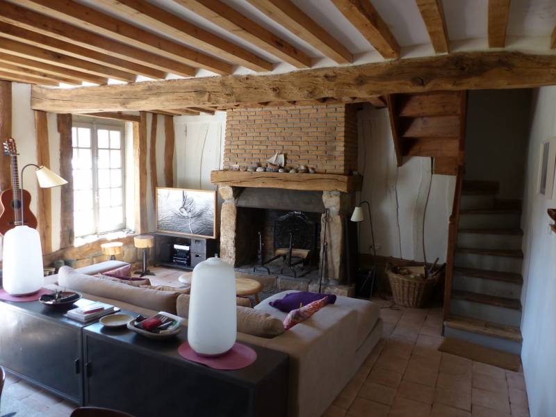 EXCLUSIVITÉ RAVISSANTE MAISON DE VILLAGE COTIER RÉNOVÉE AVEC GOUT PROCHE PLAGE ET COMMERCES