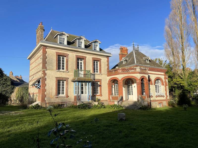 RARE VILLA DE BORD DE MER AVEC SES 2 DEPENDANCES AMÉNAGÉES PROCHE MARINA, PLAGE ET RESTAURANTS