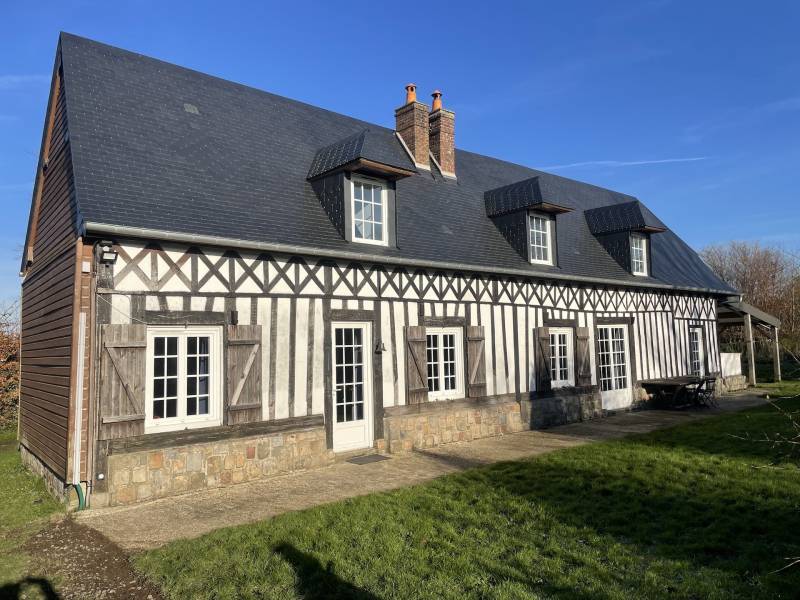 EXCLUSIVITE ADORABLE MAISON NORMANDE EN COLOMBAGES SUR GRAND TERRAIN A PROXIMITE DES PLAGES DE LA COTE D'ALBATRE