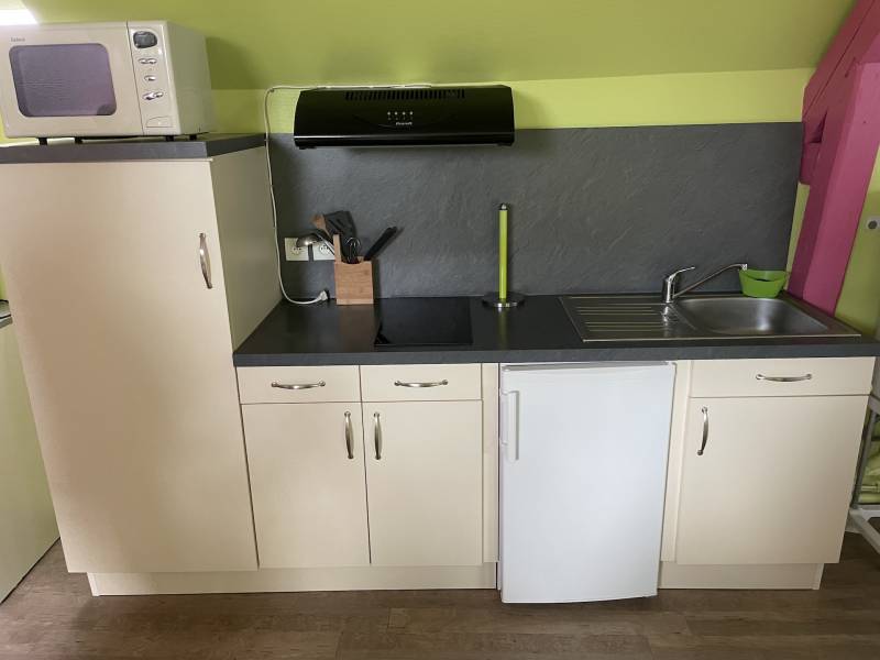 BELLE MAISON DE MAITRE DE VILLAGE COMPRENANT 3 LOGEMENTS PROCHE DE LA PLAGE