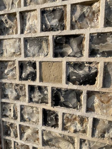 BELLE MAISON DE MAITRE DE VILLAGE COMPRENANT 3 LOGEMENTS PROCHE DE LA PLAGE